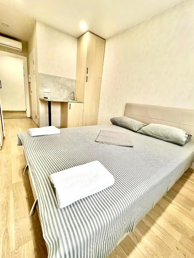 Apartment Cozy Smart On Pobedy Square Ukraine